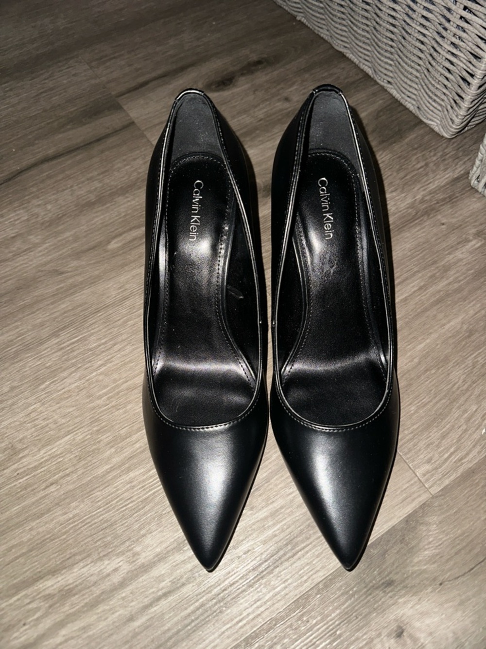 Calvin Klein Sleek Black leather Pointed-Toe Stiletto Pumps for Women